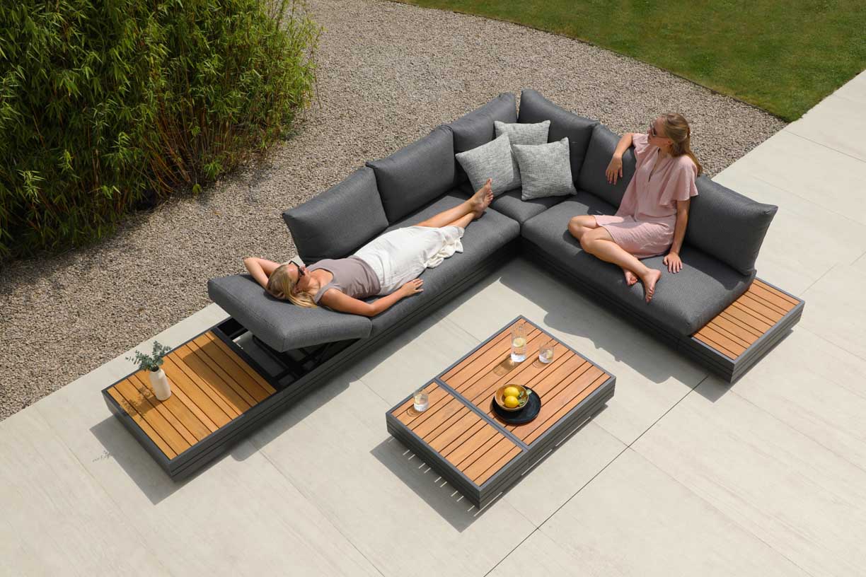 Flammability Standards for Outdoor Sofas: B2B Sourcing Guide